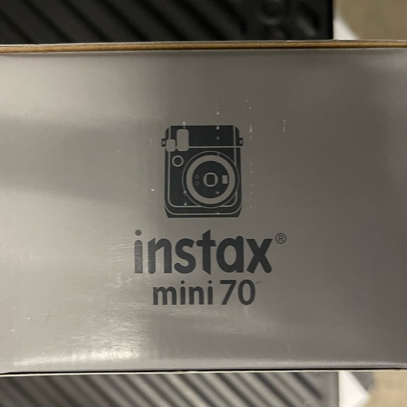 Fujifilm Instax Mini 70 Instant Camera - Neon Orange New In Box - Picture 6 of 10